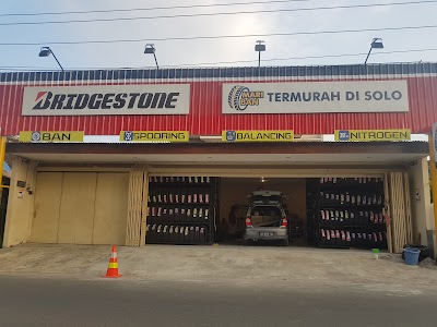 Photos of Toko Mari Ban Nusukan Bridgestone Dunlop Achilles Forceum Spooring Balancing
