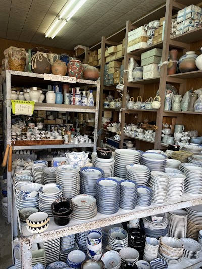 倉陶器店