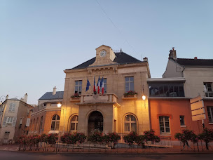 Photo n°21 de Mairie de Châtillon à Châtillon (Hôtel de ville)
