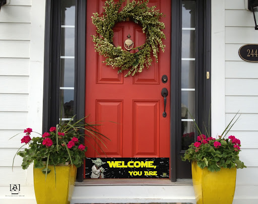 Deck the Door Decor - Thumbnail