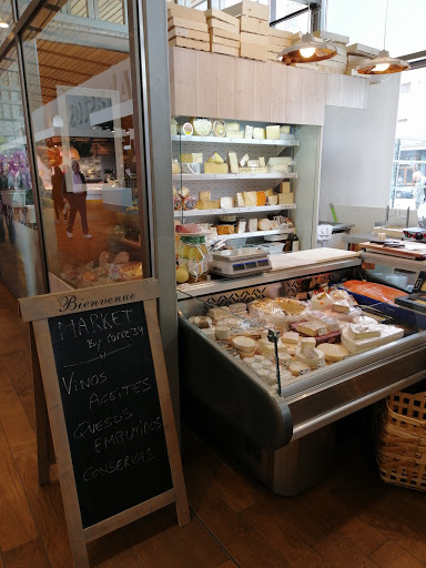 Corre34 Delicatessen Market