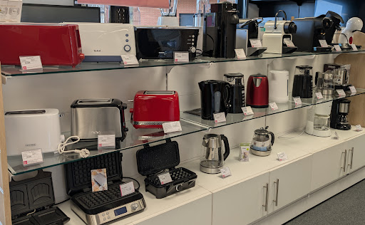 Découvrez notre sélection d’articles de cuisine pensés pour simplifier votre quotidien ! 🪄

Que ce soit pour préparer un repas rapide en semaine ou pour réaliser des recettes gourmandes le week-end, nos ustensiles sont là pour vous accompagner à chaque étape. Pratiques, résistants et élégants, ils deviendront vite indispensables dans votre cuisine. Faites de chaque moment culinaire un vrai plaisir avec les bons outils ! 🥣🥗😋 

Et ce n'est qu'un aperçu... on vous attend en magasin !