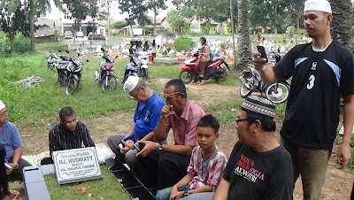 Photos of Tempat Pemakaman Umum Sembawa
