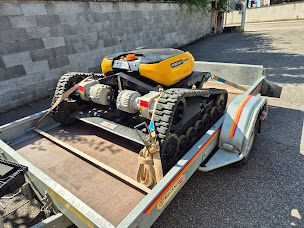 Photo n°21 de Comptoir de la Motoculture (anciennement marmonier motoculture) à Saint-Victor-de-Cessieu (Salon de coiffure)