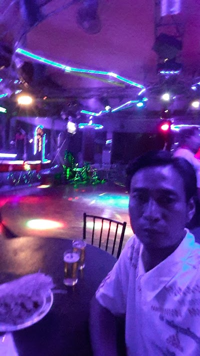 Photos of Thepphachan Pub