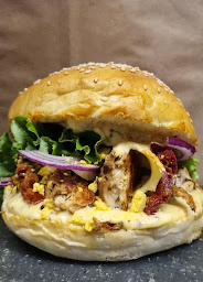 Photo n°4 de Mosta Cosina (MARDI SOIR) à Saint-Paul-de-Jarrat (Restaurant de hamburgers)