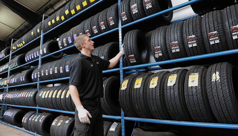 ETB Autocentres - Tyres & MOT - Stourport photo 3