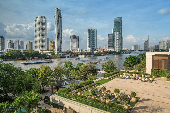 Four Seasons Hotel Bangkok at Chao Phraya River by null