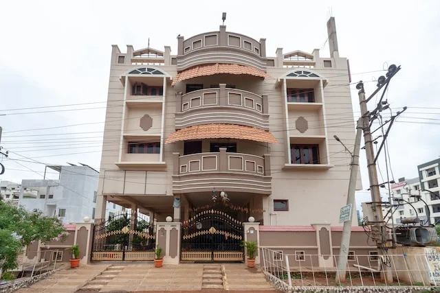 Capital O Ss Guest House