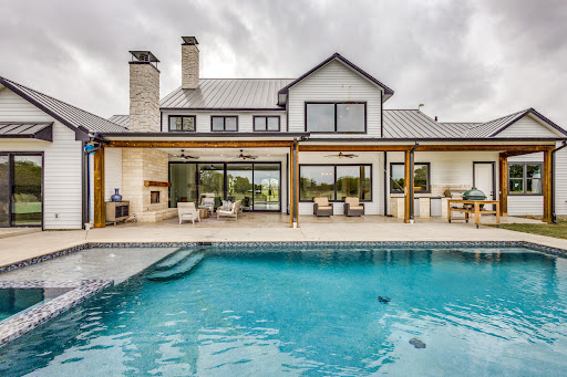 WhiteFlameRealty - Visual