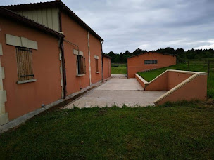 Photo n°34 de Les Ecuries Du Sansoucy à Cercoux (Centre équestre)