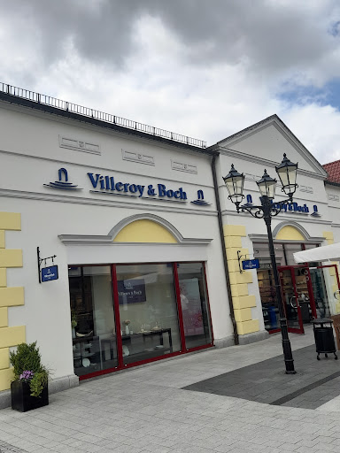 Kennel & Schmenger Outlet Shop Berlin Gallery - Germany