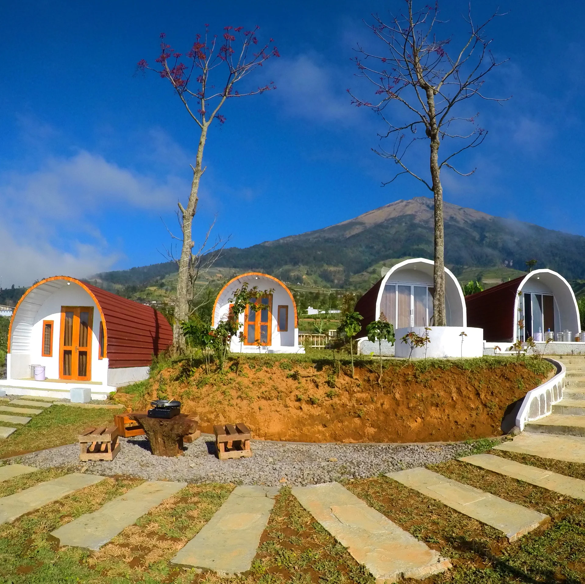 TRIANGGULASI GLAMPING