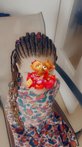 Kittybell tresses africaine, pose de tissages et prothésiste ongulaire - Arras