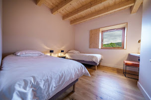 Photo n°2 de La Tête Au Vert : 5 chambres à louer dans MAISON chic 225m2 + 2 TINY HOUSE au vert à Saint-Bonnet-le-Chastel (Séminaire)