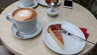 Photos of Caf&eacute; M&eacute;doc