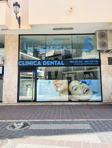 Dar Sonrisas- Clínica Dental