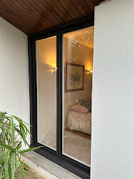 Photo n°2 de STORES SEAS à Rueil-Malmaison (Fournisseur de portes de garage)