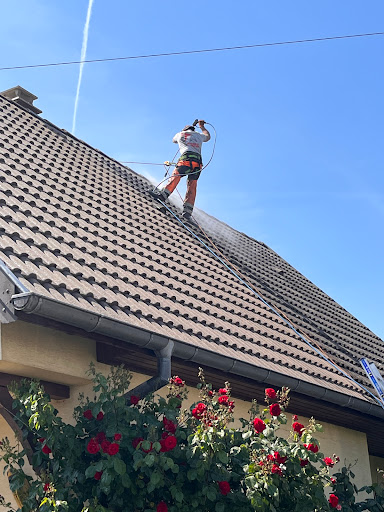 Ent Bechaimont Artisan couvreur Nettoyage traitement tuile toiture façade Rénovation couverture Haut-Rhin 68 Illzach Mulhouse - Thumbnail