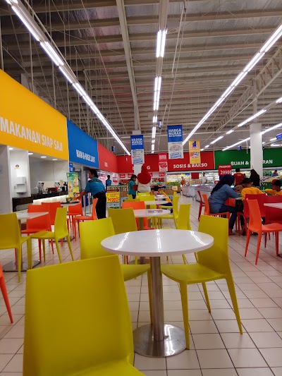 Photos of Giant Plaju Palembang