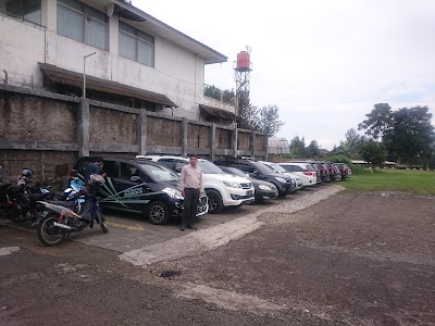 Photos of Suzuki Car Dealers: Sales Andri