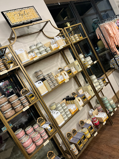 Benellis Boutique
