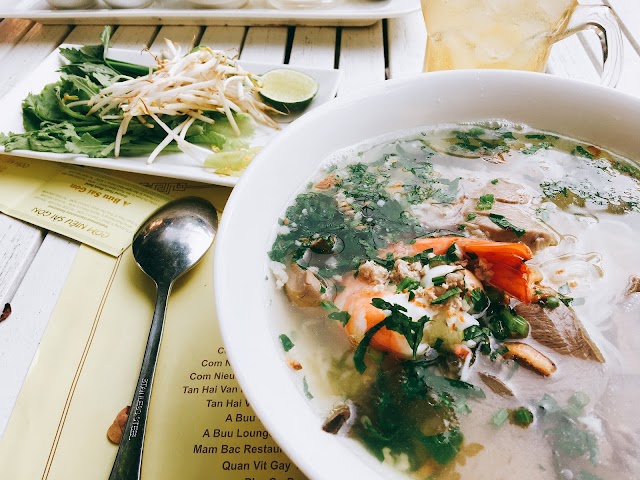 Cơm niêu Sài Gòn