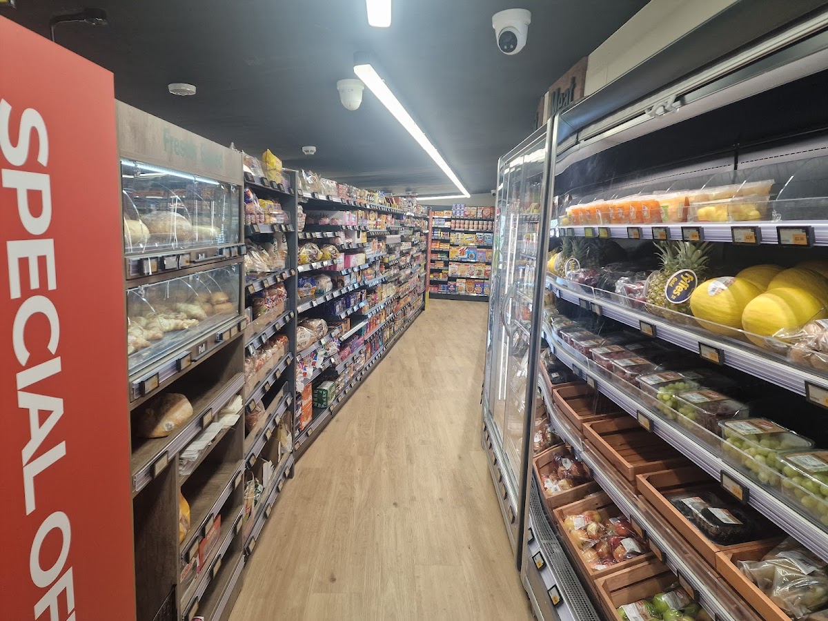 Giles Store - Budgens