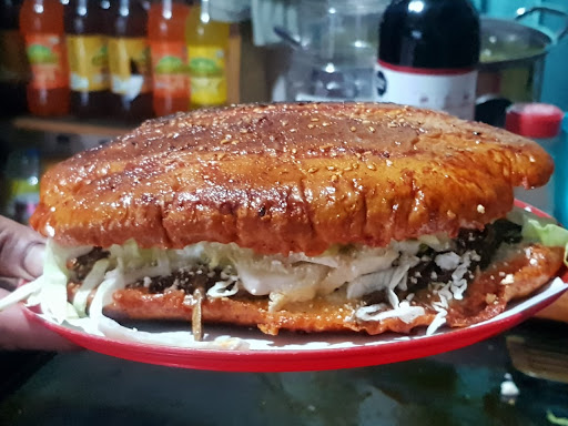 ANTOJITOS CHELL