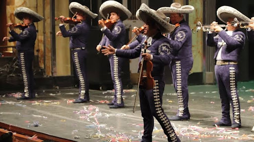 Mariachi en Xochimilco CDMX "Sola De Vega"