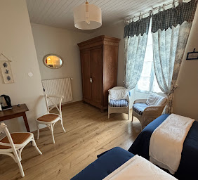 Photo n°19 de Chambres d'hôtes le Tilleul à Saint-Hilaire-des-Loges (Chambre d'hôtes)