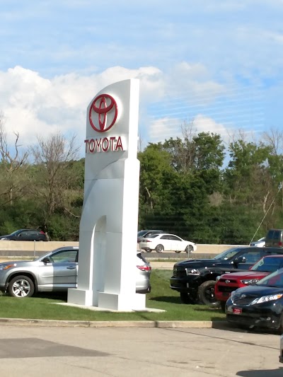 Photos of Northbrook Toyota