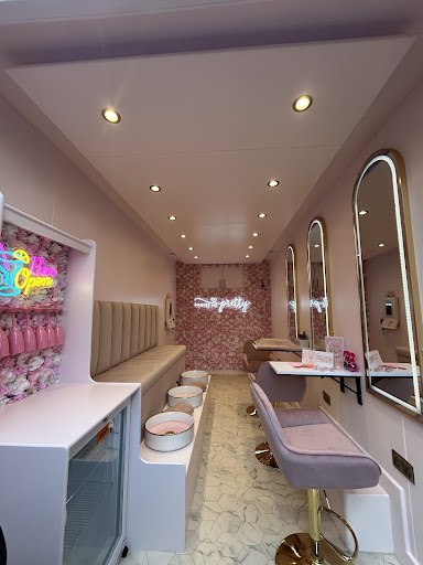 Pamper Me Pretty Spa Bus