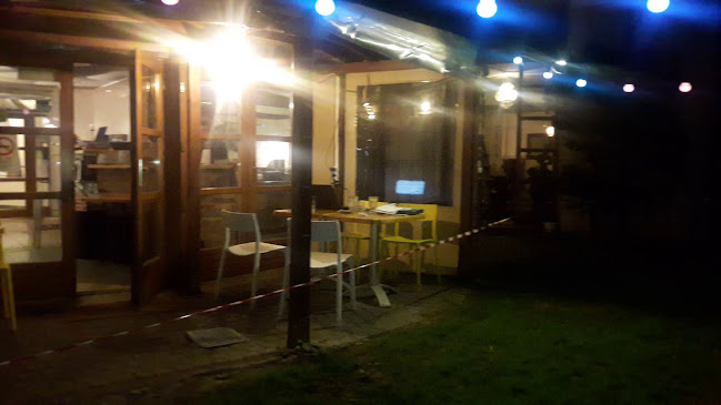 Hozzászólások és értékelések az Bereg Embassy Bar & Cafe-ról