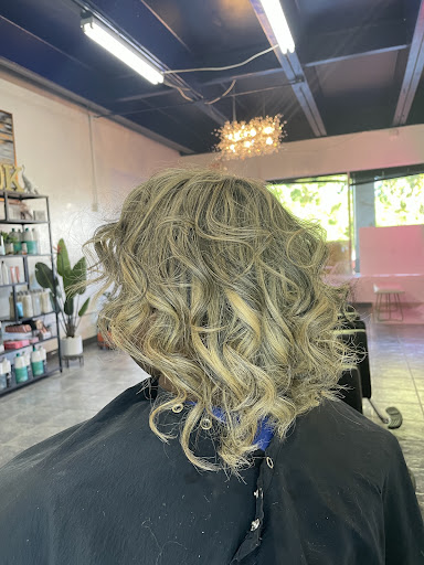 DK Salon Studio - Thumbnail