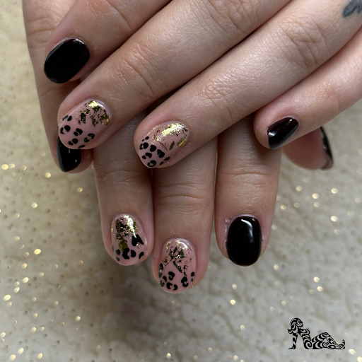 Bella Hands - Visual