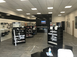 Photo n°2 de YESSS Electrique Angers à Écouflant (Magasin de matériel électrique)