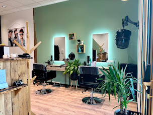 Photo n°1 de Adeline Coiffure à Brantôme en Périgord (Salon de coiffure)