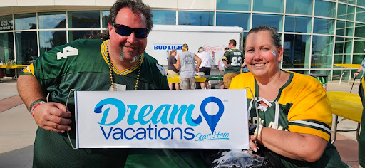 Melissa Affeld & Michael Nicholson Dream Vacations BLTvacations.com - Thumbnail