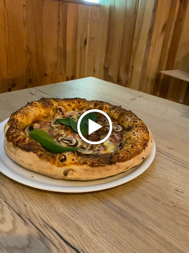 Photo 4 - Le Five Pizza