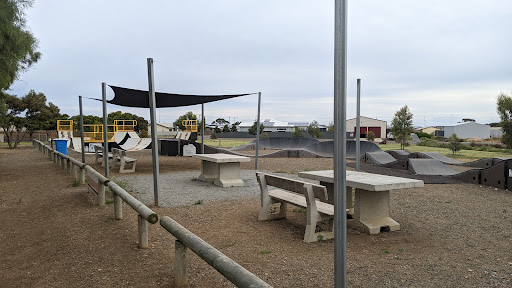 Skate park & pump track