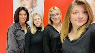 Photo n°10 de Valentin Coiffeur - Coloriste Baralle à Baralle (Magasin de produits de beauté)