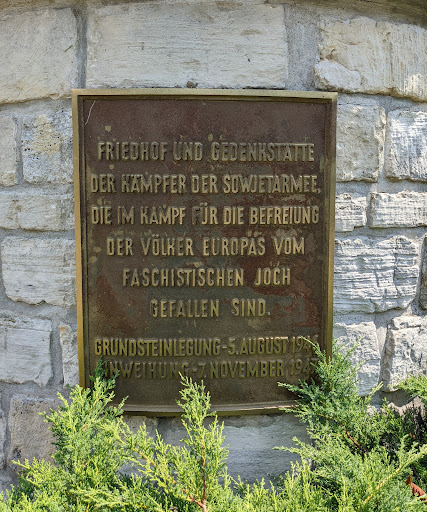 Soviet Memorial - Visual