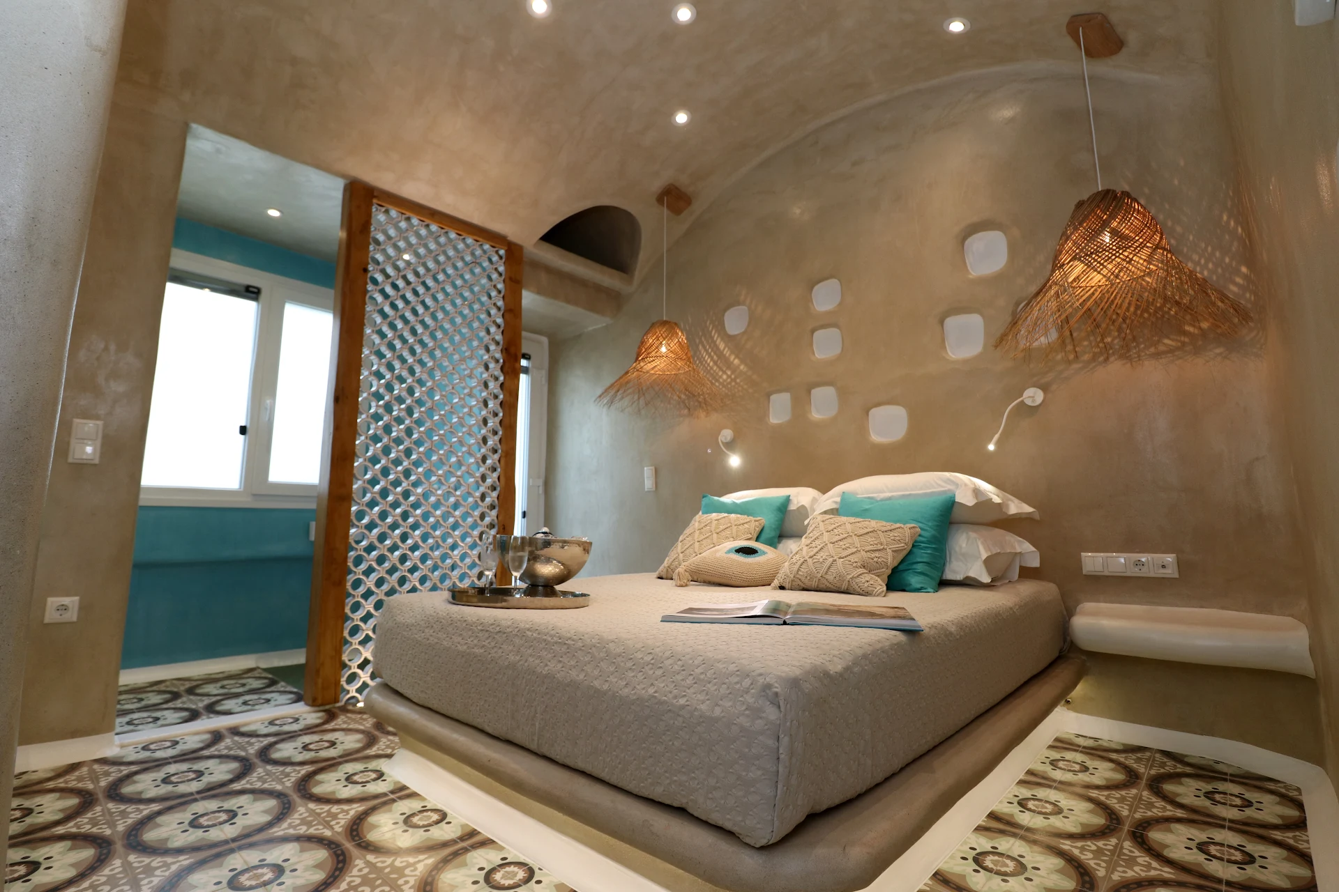AmazeU Suites Naxos