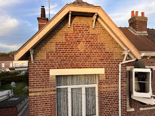 Photo n°15 de Gousandier rénovation couverture à Cléon (Peintre en bâtiment)