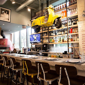 Nella Pizza e Pasta, restaurant in Chicago