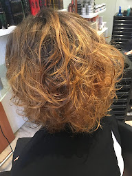 Photo n°52 de Thiolliere Xavier à Saint-Genis-Laval (Salon de coiffure)