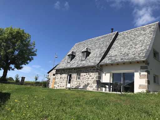 Photo de La petite maison d'Hélène à Neuvéglise (15260)