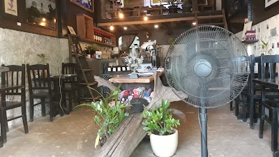 Photos of Crane Siem Reap &ndash; a Clubhouse that Cares