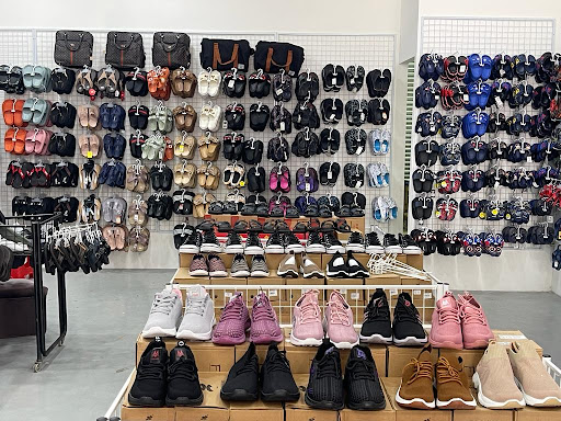 KEDAI KASUT D EMPIRE